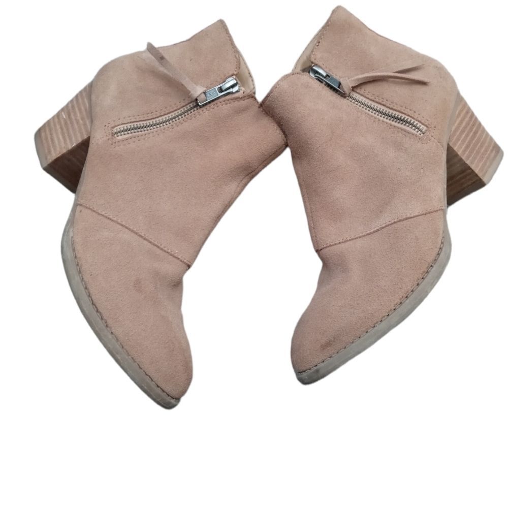 American Eagle,suede ankle boots,size 8